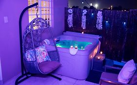 Private Jacuzzi Oasis With Mountain Views And Free Parking